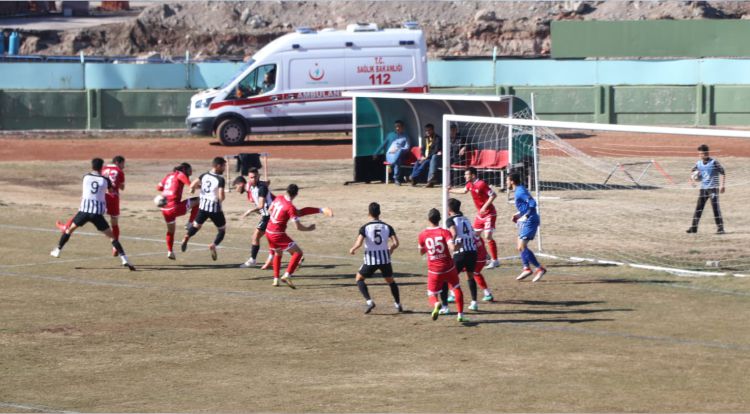 Siyah Beyazlılar 3-2 Mağlup