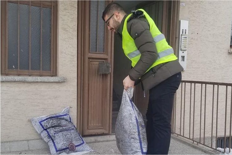 Ak Partili Gençler İhtiyaç Sahiplerini Unutmadı