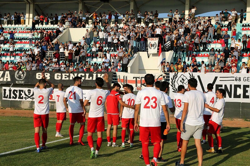 Siyah Beyaz Sevdaya Destekler Sürüyor