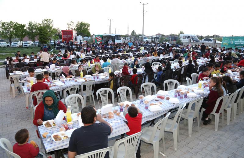 Geleneksel Mahalle İftarları Devam Ediyor