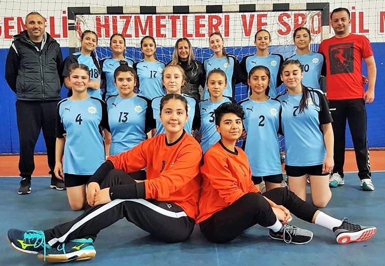 Küçük Kızları Hentbol’da Türkiye 6.’Sı Oldu