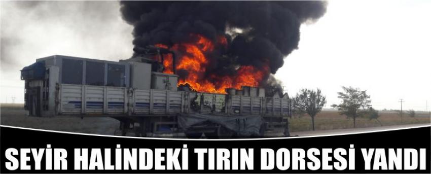 Seyir Halindeki Tırın Dorsesi Yandı